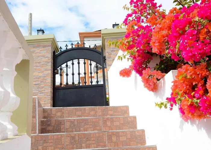 Modern Winter Retreat With Seaview Balcony & Wifi & Ac Runaway Bay