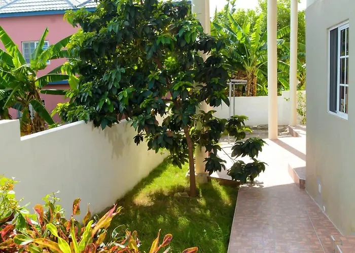 Modern Winter Retreat With Seaview Balcony & Wifi & Ac * Runaway Bay