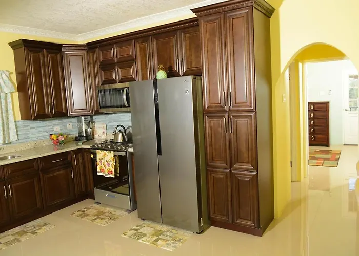 Apartment Modern Winter Retreat With Seaview Balcony & Wifi & Ac Runaway Bay