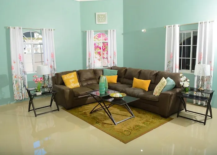 Modern Winter Retreat With Seaview Balcony & Wifi & Ac *
