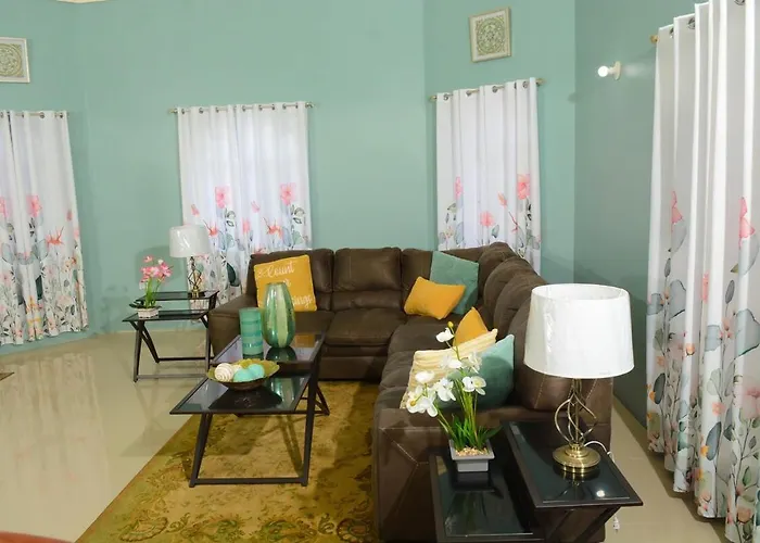 Apartment Modern Winter Retreat With Seaview Balcony & Wifi & Ac Runaway Bay