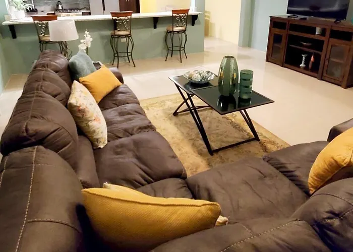 Apartment Modern Winter Retreat With Seaview Balcony & Wifi & Ac Runaway Bay