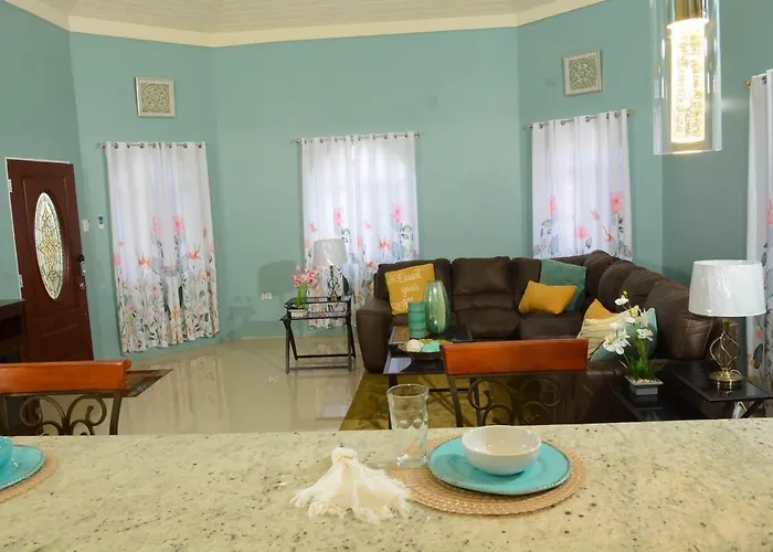 Modern Winter Retreat With Seaview Balcony & Wifi & Ac Apartment Runaway Bay