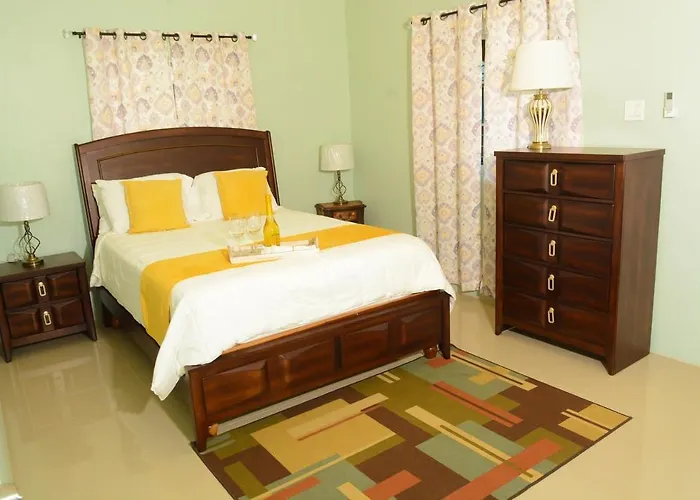 Apartment Modern Winter Retreat With Seaview Balcony & Wifi & Ac Runaway Bay